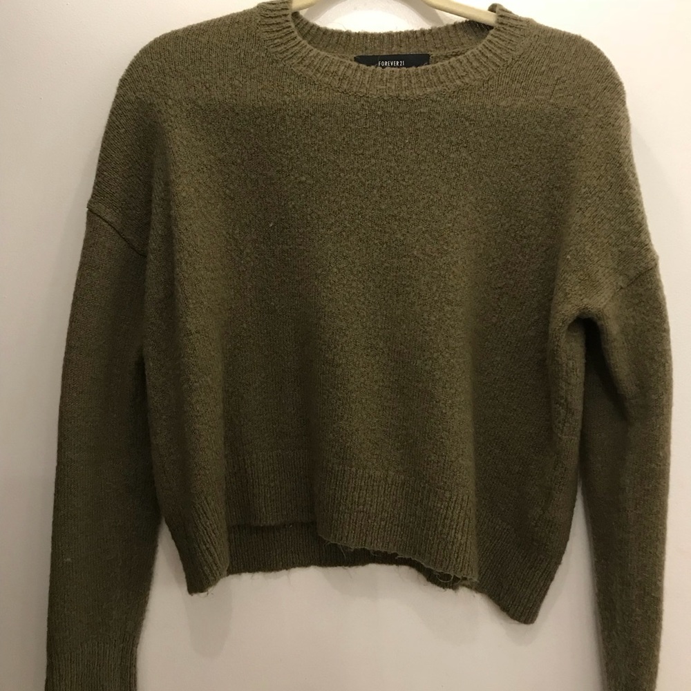 Green long sleeve sweater